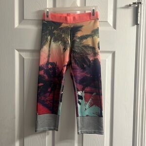 NWT girl’s beach/sunset activewear capri legging